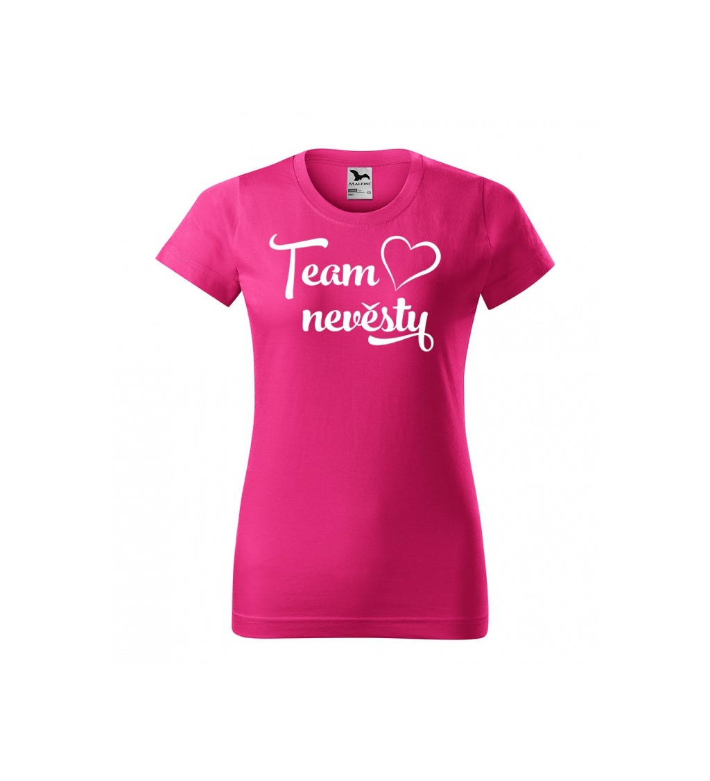 Růžové dámské tričko Team nevěsty - srdíčko