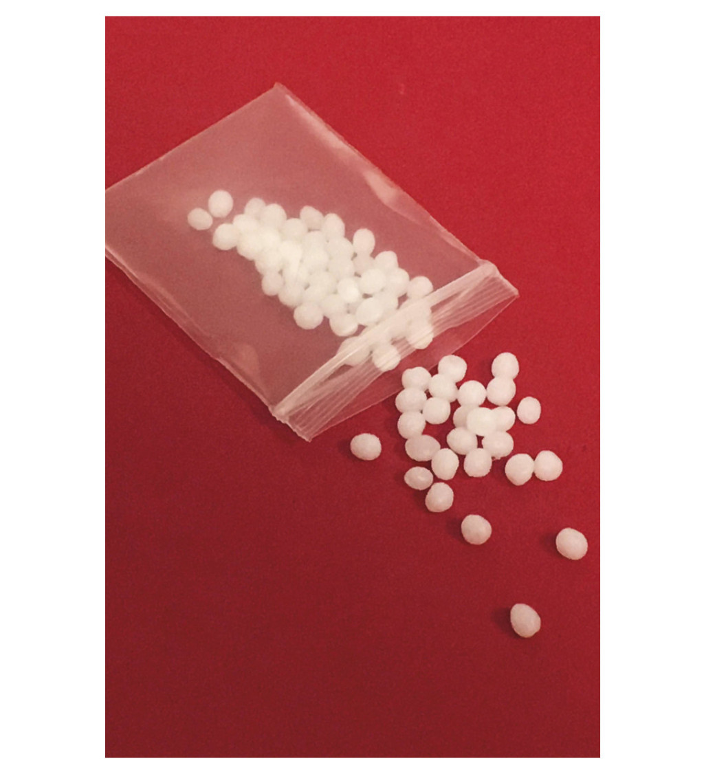 Kuličky na fixaci umělého chrupu / upířích zubů