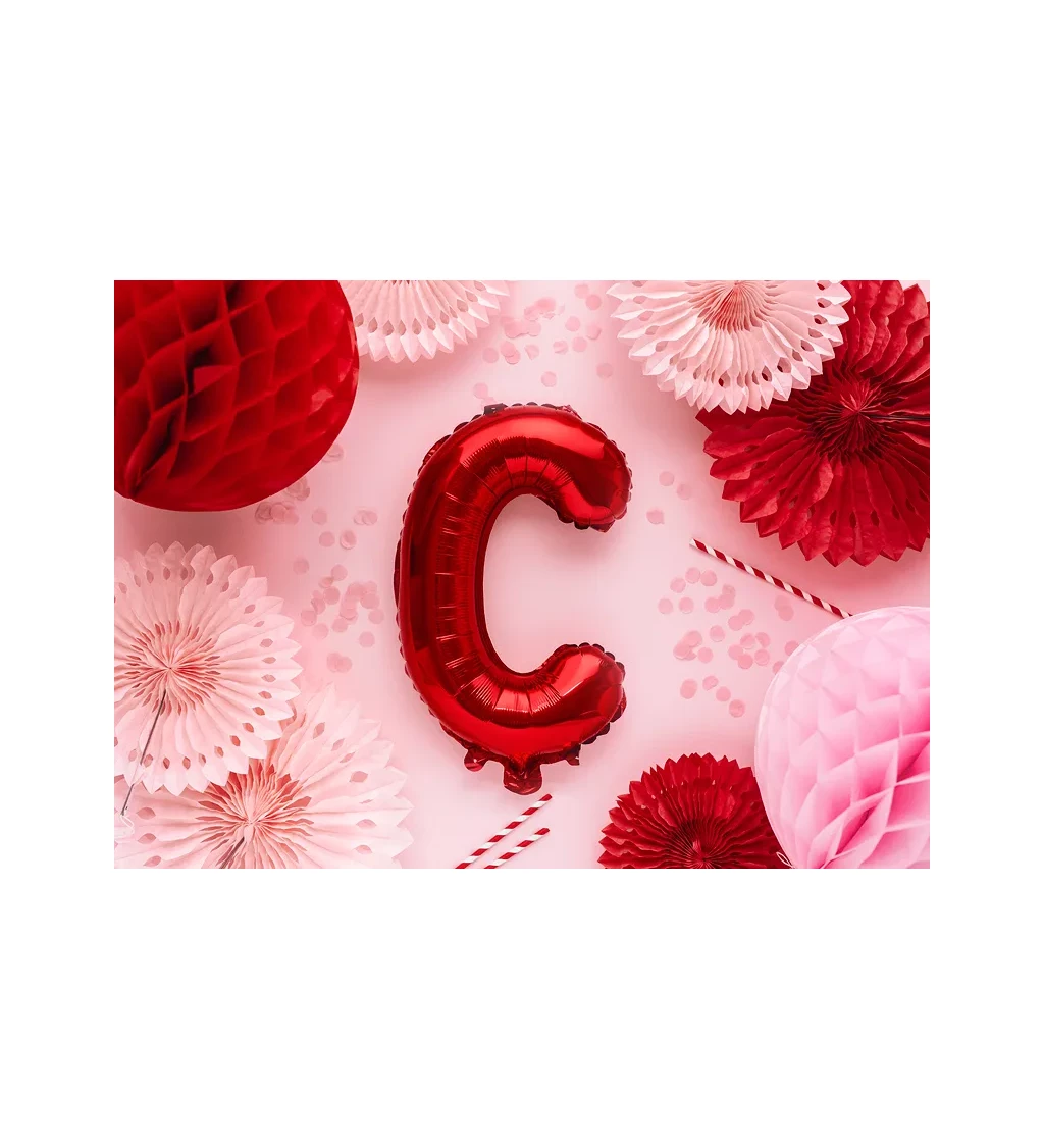 Malé červené písmeno - C