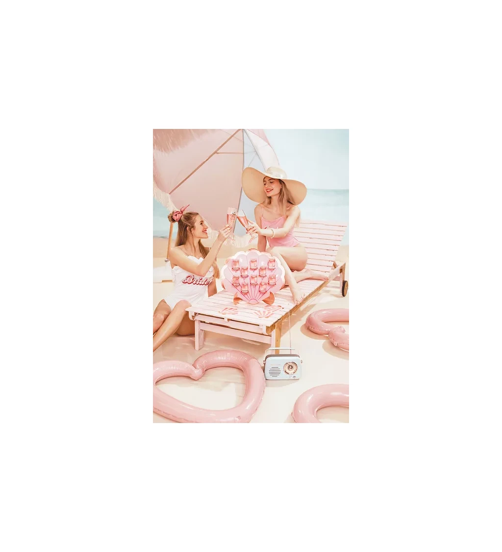 Růžová mušle stěna na panáky