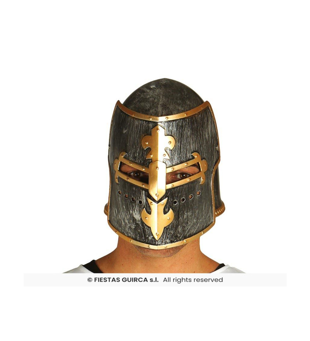 Přilba středověkého rytíře