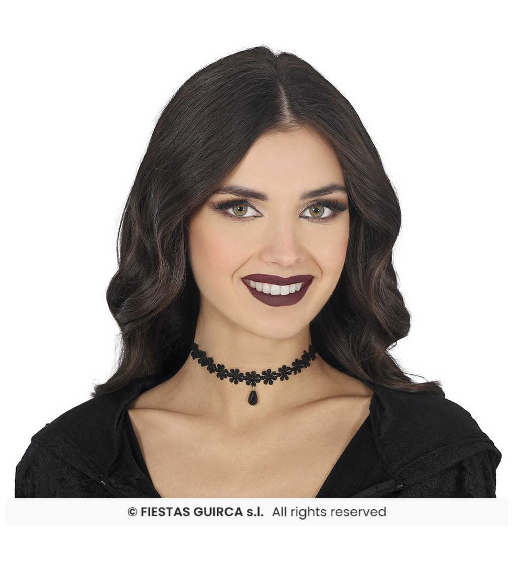 Černý krajkovaný choker náhrdelník s květinami