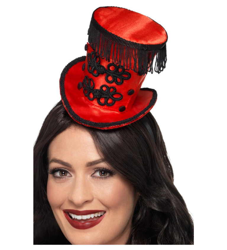Červeno-černý mini klobouček na čelence