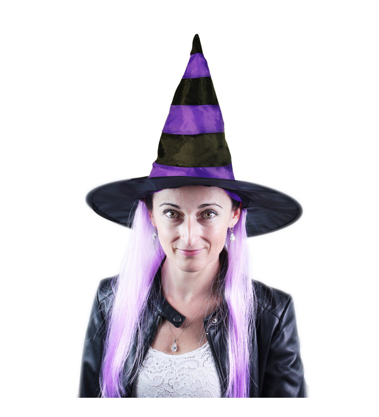 Čarodějnický klobouk s fialovými vlasy