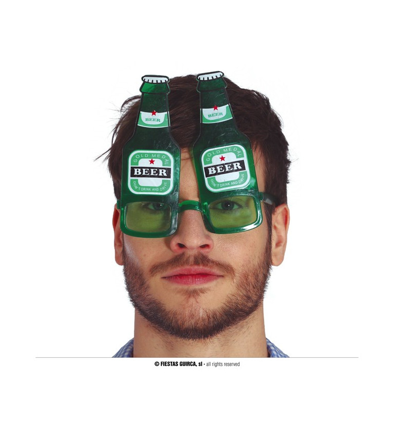 Brýle s pivními lahvemi